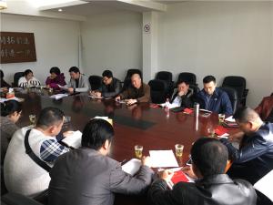 房總集團(tuán)第一、第二黨支部開展支部納新和學(xué)習(xí)十九大專題會(huì)議